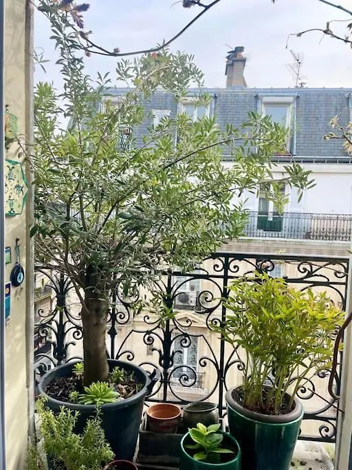 Bright Central Appartment For 3 With Balcony - Paris 11E Bastille Apartment